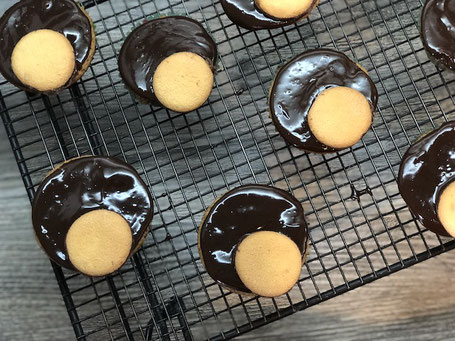 Muffins gebacken mit Schokoladenlasur