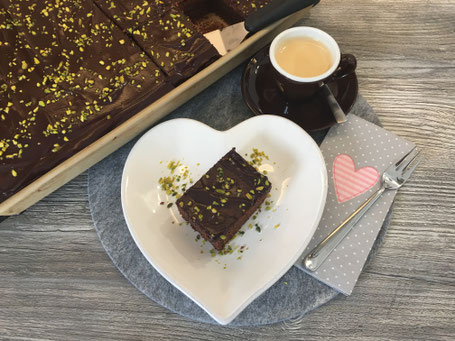 Schokoladiger Rotwein-Kirsch- Kuchen vom Ofenzauberer von Pampered Chef