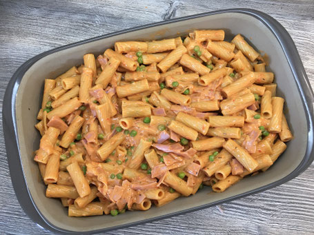 Rigatoni al forno in der Ofenhexe, einer Backform von Pampered Chef