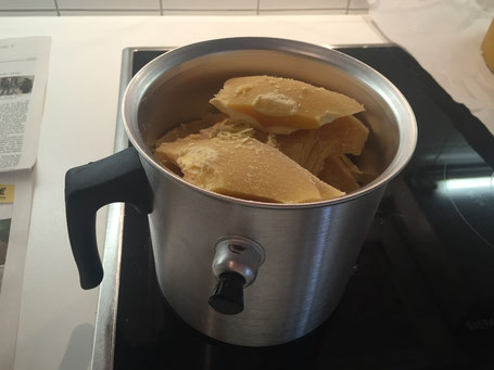 Wachstopf mit Bienenwachs