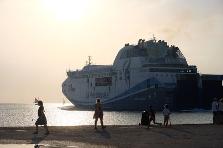 Fähre auf dem Weg ab Marseille nach Korsika