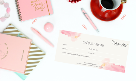 Cette image représente un chèque cadeau avec une tasse de café