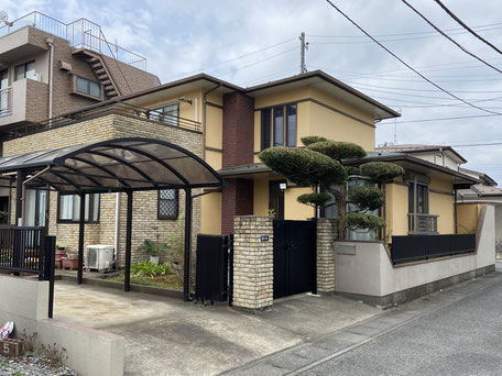 塗装前の戸建て全体写真