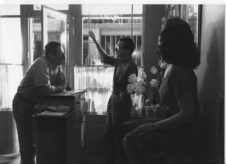 Le tournage mouvementé du "Mari de La coiffeuse", ici avec Patrice Leconte, Jean Rochefort et Anna Galiena. Photo DR