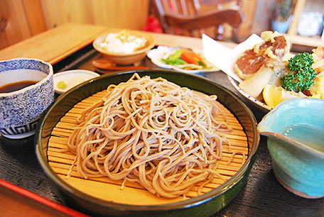 数量限定の石臼挽十割蕎麦（手打ち）