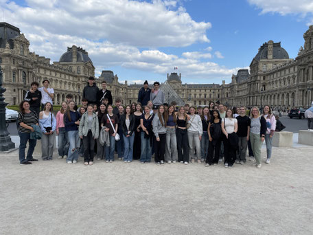 Abbildung 4: Fahrt nach Paris mit der Jgst. 9; Foto: R. Aretz-Richter