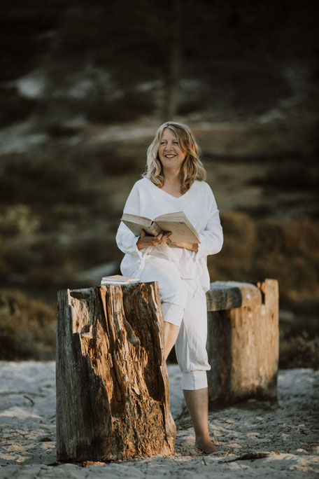 Annemiek Latour, Yogacharya en eigenaar van Yoga Opleiding Nederland.
