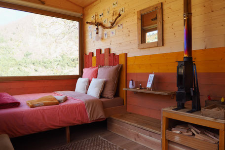 La tiny house bulle. Izon Nature : hébergements, chambres et table d'hôtes insolites et écoresponsables dans la Drôme provençale, trek dans la Méouge