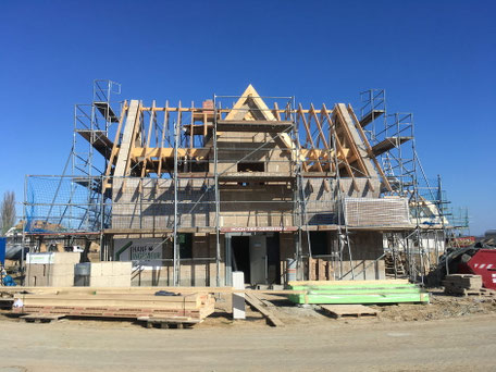 Ein Haus aus Hanfsteinen in der Bauphase. Foto Roger Dauer