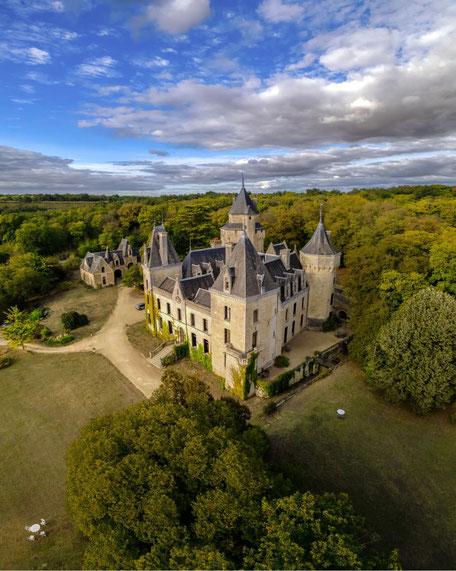 Musiciens professionnels pour mariage dans la Vienne : cérémonie laïque, cérémonie religieuse, vin d'honneur, repas lounge. 86