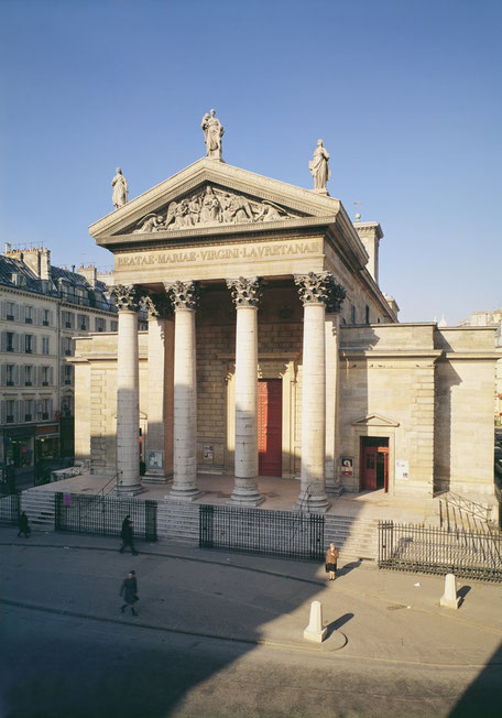 Chanteuse animatrice liturgique & pianiste organiste pour messe de mariage, baptême, funérailles chrétiennes à PARIS et Ile de France