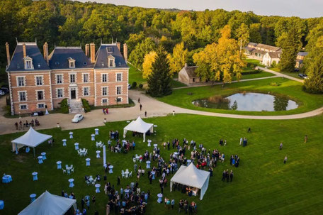 1. Live music for weddings and cocktail parties in Orléans city center.