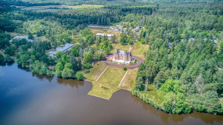 Piano and vocal duo enhancing cocktail receptions in Romorantin-Lanthenay.