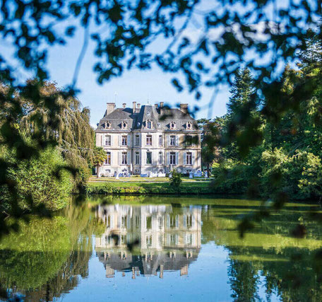 1. Sophisticated entertainment for cocktail parties in Granville seaside venues.