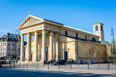 Chanteurs musiciens pour messe des funérailles Saint-Germain-en-Laye & Versailles YVELINES 78 - animatrice et pianiste obsèques - musique religieuse pour enterrement 
