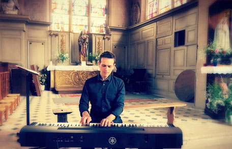 Musique religieuse pour messe de mariage, baptême & obsèques - Animatrice messe - Nantes Villeneuve-en-Retz Chaumes-en-Retz La Bernerie-en-Retz Couëron Bouguenais Rezé Vertour Bouaye Aigrefeuille-sur-Maine Le Loroux-Bottereau Saint-Julien-de-Concelles 44