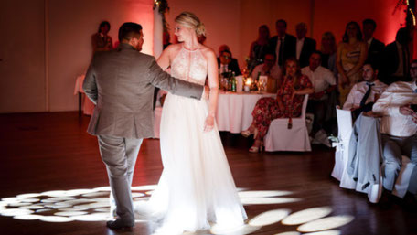 Eröffnugnstanz bei Hochzeit mit DJ in Niederösterreich