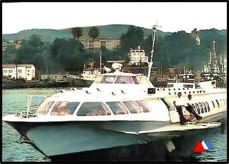 Postkaart Kometa Tragflächenboot type 1 Störtebeker im Betrieb 197X-1990 im Hafen Sassnitz Verlag Bild und Heimat (Farbe Aufzug)..