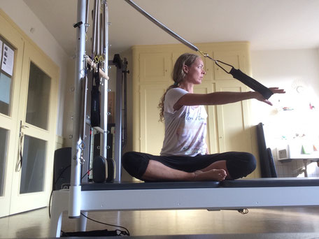 Pilates Reformer in Stans Luzia Niederberger, Bewegungsfreiraum, Yoga, Pilates, Yogatherapie, Cranio5d, Privatstunden 