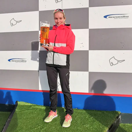 Lena Becker beim Marathon auf dem Hockenheimring