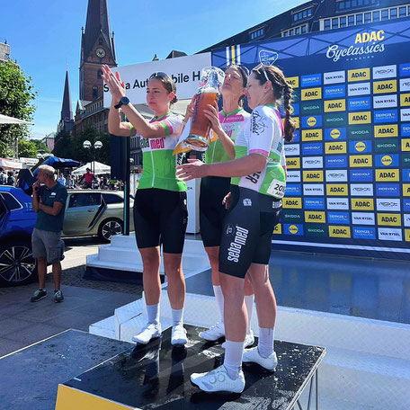 Starke Frauen: Auch der Gesamtsieg in der Frauenwertung geht an das Sebamed Racing Team
