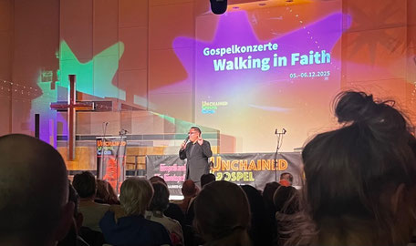 Hanjo eröffnet das Konzert