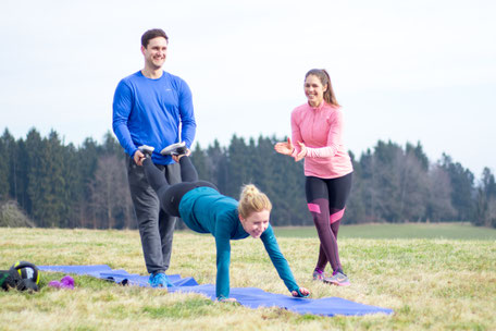 Weitere Angebote wie Bootcamp am Bodensee, Firmenfitness oder ein persönlicher Trainingsplan werden angeboten