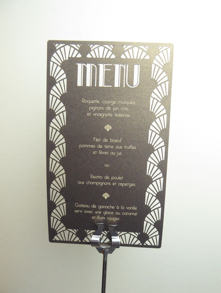 Menu art déco pour la table de mariage avec motif ciselés en découpe laser