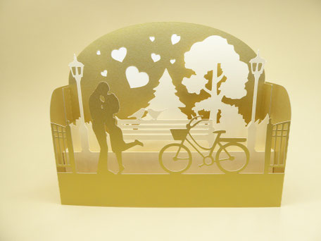 carte diorama amoureux doré