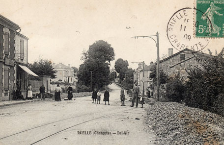 Vue en direction d'Angoulême ; carte postale envoyée en 1909.