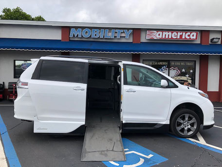 2014 Toyota Sienna Wheelchair Van