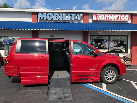 2013 Dodge Caravan Braunability Van