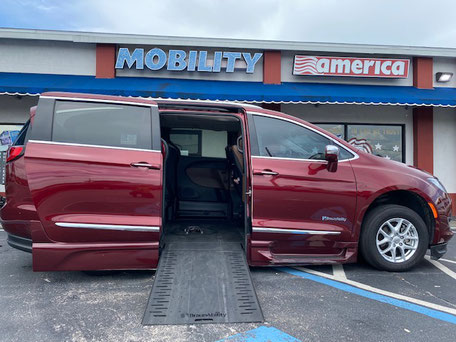 2019 Chrysler Pacifica Wheelchair Vans