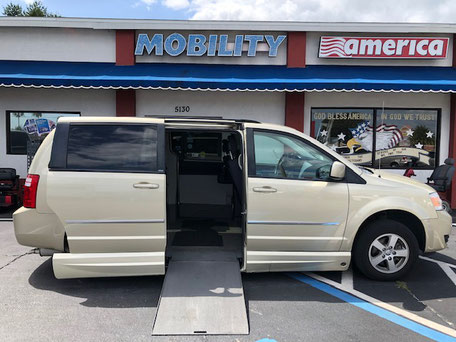 2010 Dodge Grand Caravan Wheelchair Van