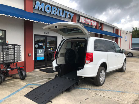 2018 Dodge Grand Caravan Wheelchair Van