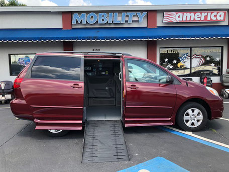 2005 Toyota Sienna Wheelchair Van