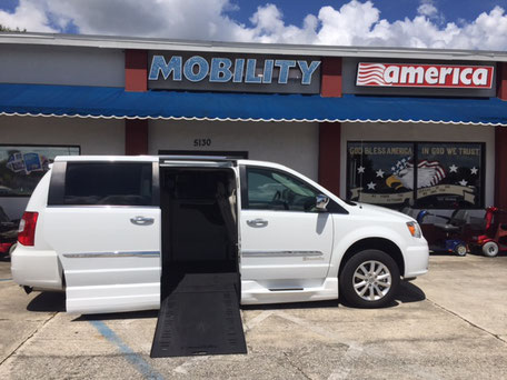 2016 Chrysler Wheelchair Vans