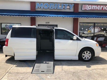 2010 Chrysler Wheelchair Vans