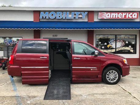 2016 Chrysler Wheelchair Vans