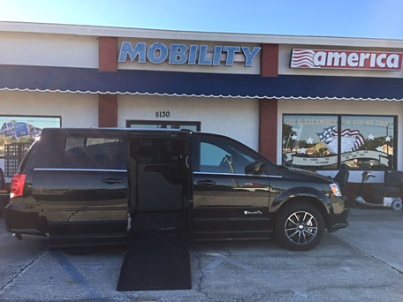 2017 Dodge Grand Caravan Wheelchair Van