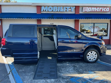 2015 Dodge Grand Caravan Wheelchair Van