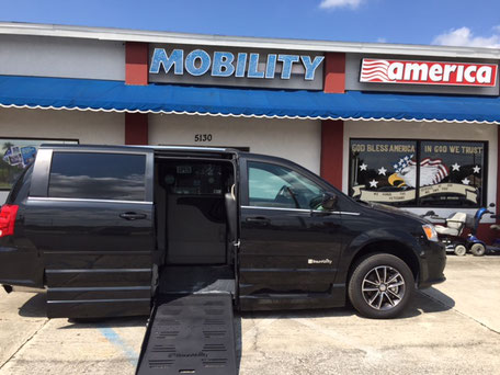 2017 Dodge Grand Caravan Wheelchair Van