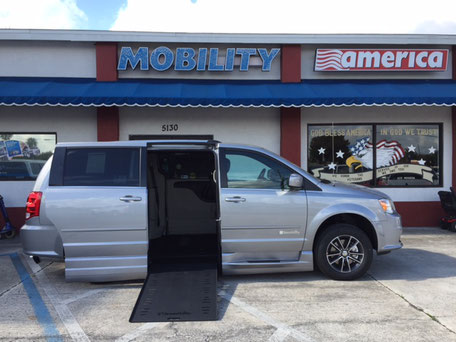 2017 Dodge Grand Caravan Wheelchair Van