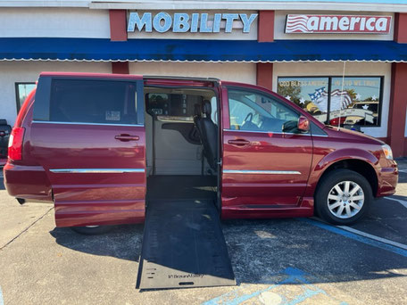 2014 Chrysler Wheelchair Vans