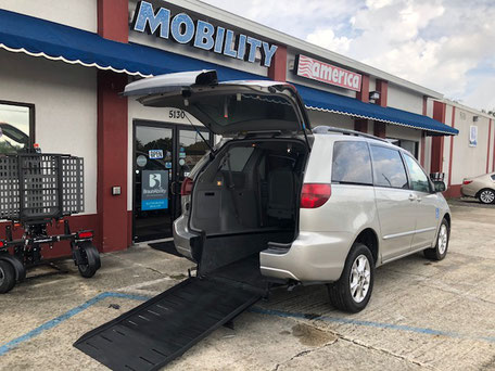 2005 Toyota Sienna Wheelchair Van