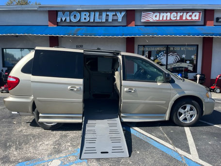 2007 Dodge Grand Caravan Wheelchair Van