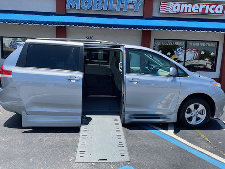 2013 Toyota Sienna Wheelchair Van