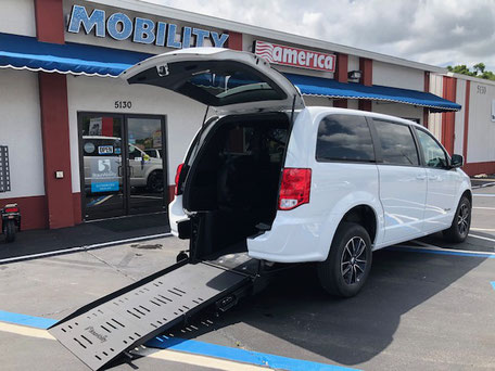 2018 Dodge Grand Caravan Wheelchair Van