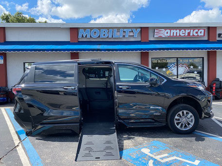 2021 Toyota Sienna Wheelchair Vans