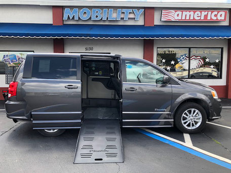 2018 Dodge Grand Caravan Wheelchair Van